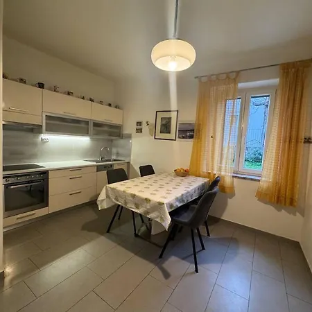 Urban Split- Free Parking Appartement